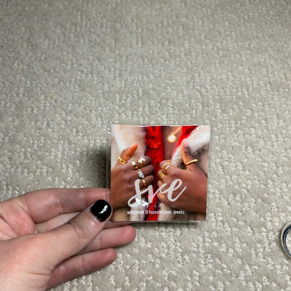 Silver Ring - Picture 3 of 4